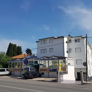 Varnica 3* Kaštel Lukšić