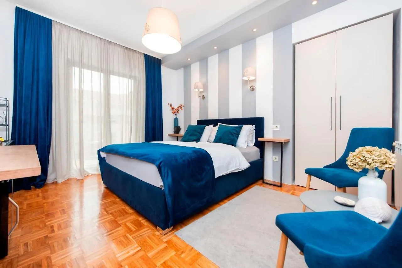 Villa B&B Marina & Parking Free ロヴィニ
