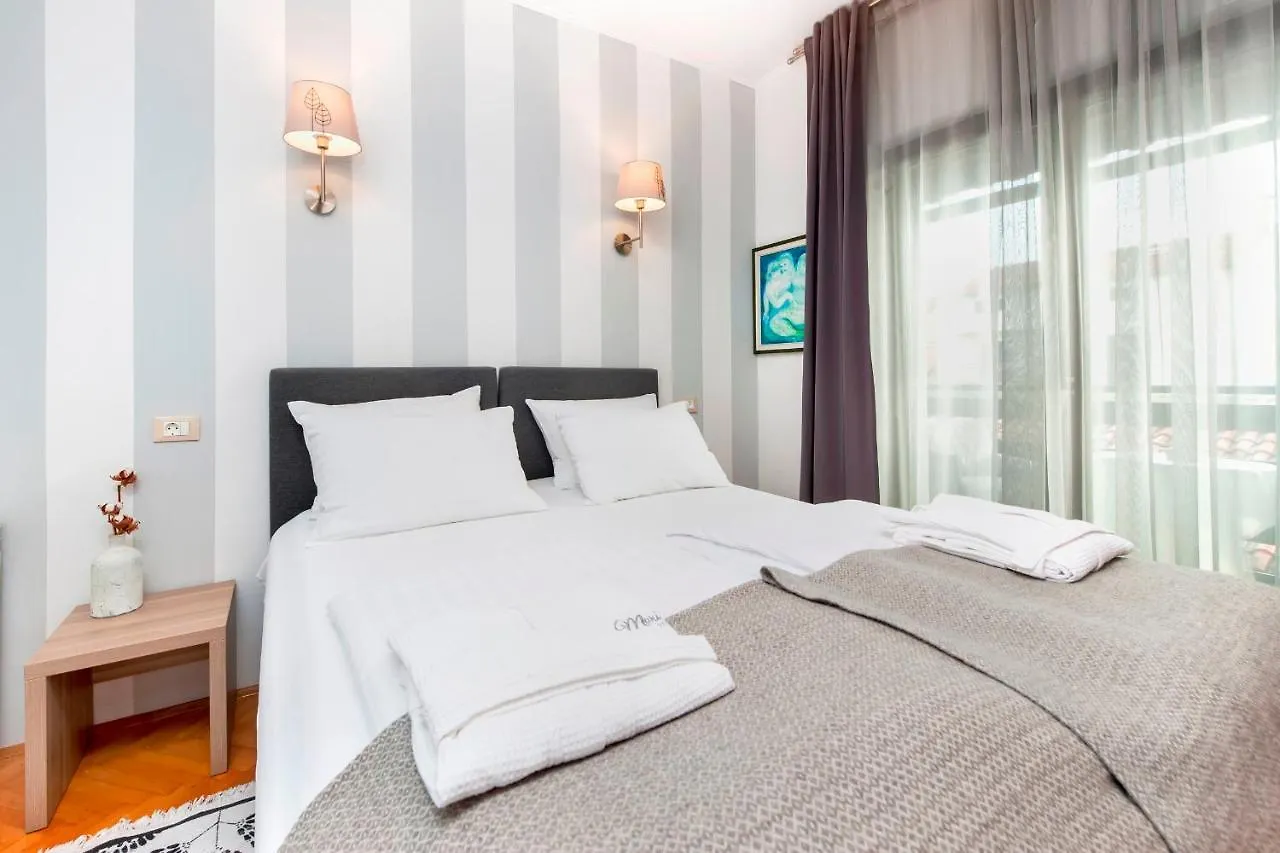 Villa B&B Marina & Parking Free ロヴィニ 4*,