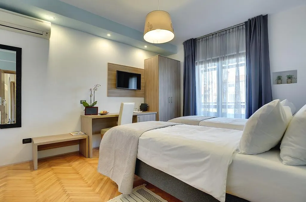 Villa B&B Marina & Parking Free ロヴィニ