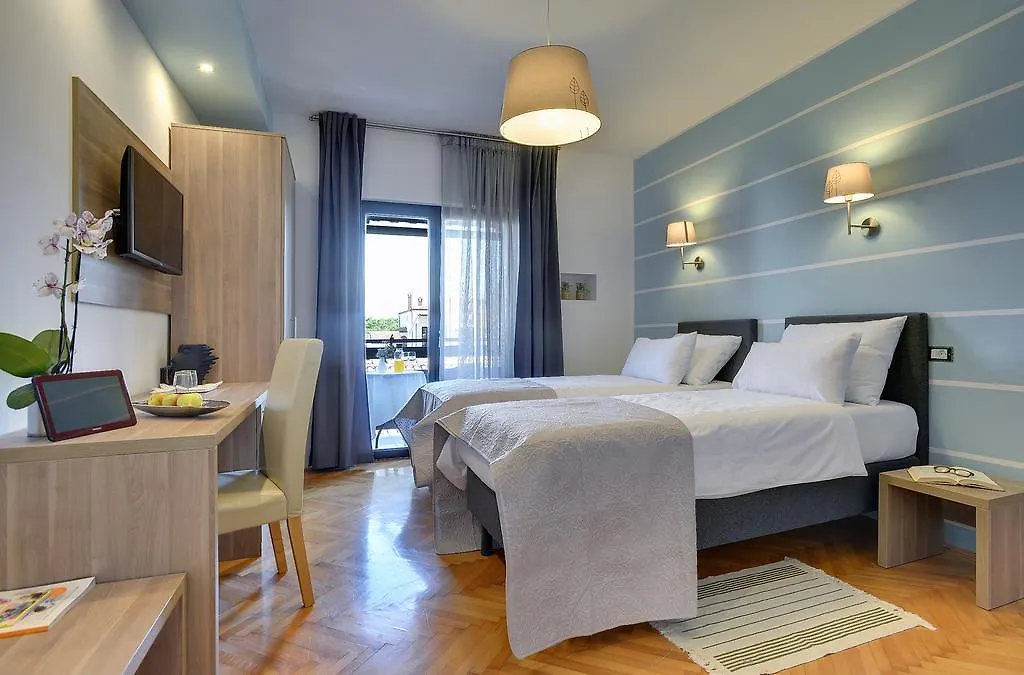 Villa B&B Marina & Parking Free ロヴィニ